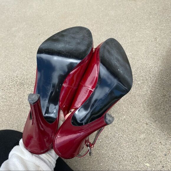 🍄 AK Anne Klein Red Strappy Open Toe Pumps - Picture 9 of 10